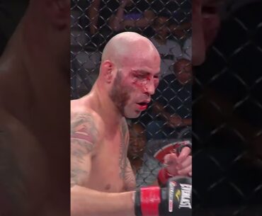 What a HEAD KICK! Douglas Lima Vs Ben Saunders #shorts #bellator296