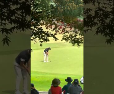 Richard T. Lee Pours In Long Putt❗