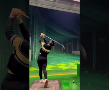 나는 보는 것을 멈출 수 없다. 😉🤩🚀#golf #shorts #golfgirl | GOLF#SHORT