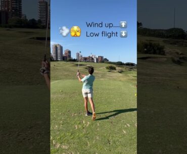 Se levanta el VIENTO 💨🫣 Se baja el vuelo de PELOTA 🏹😍 #golf