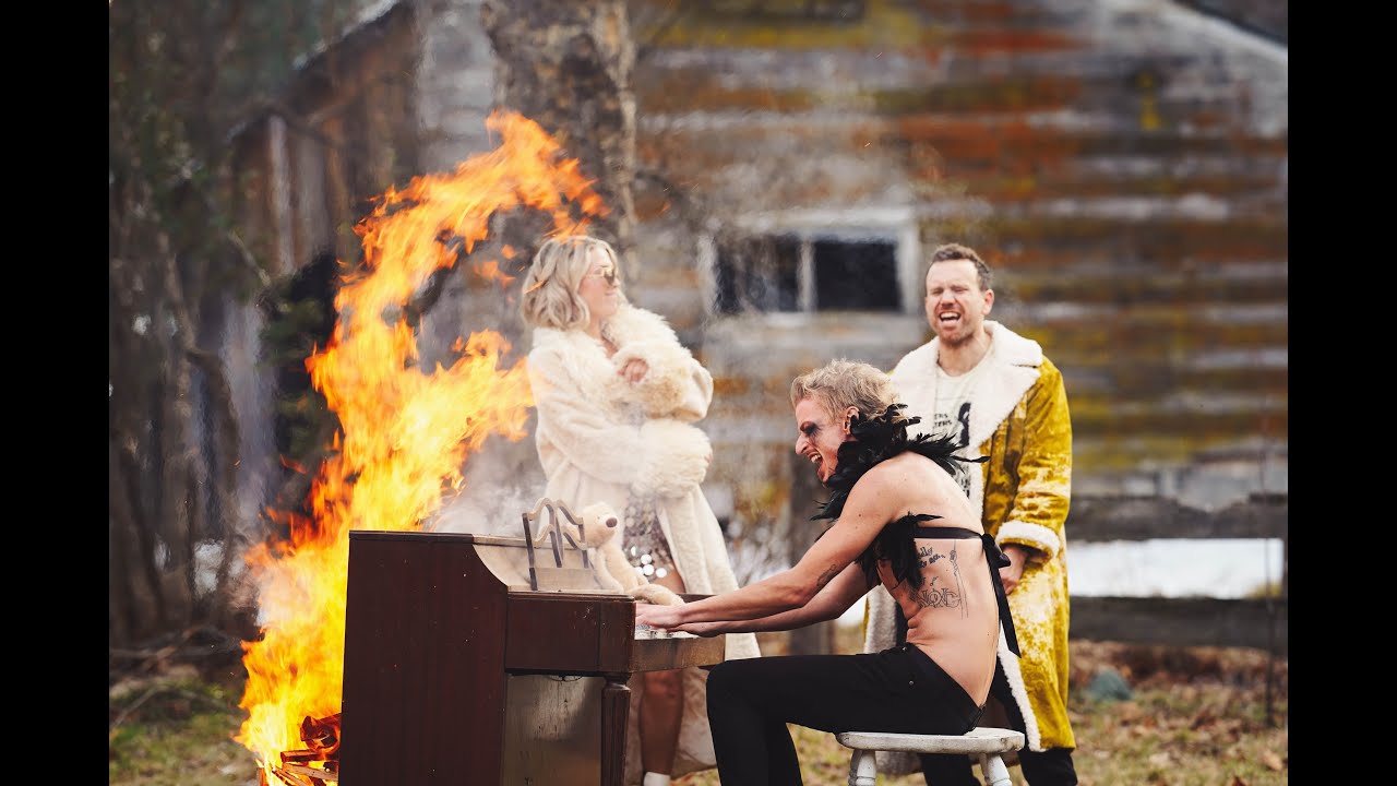 CAPSIZED (Music Video) CAPSIZED (Music Video)