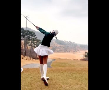 부드러운 아이언샷! KLPGA 프로 이한솔 미녀골퍼의 골프스윙~!