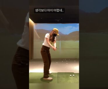 리듬감 확실히 좋아지는 루틴~어때요!??👍🚀👏#golfswing #golf #shorts #golfgirl | GOLF#SHORT