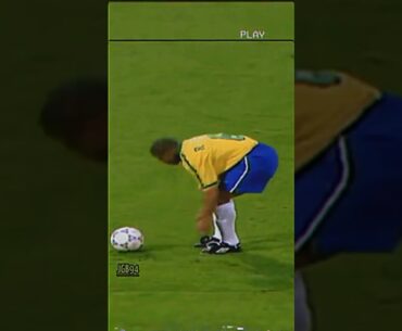 Here's Roberto Carlos' secret during free kicks ⚡
