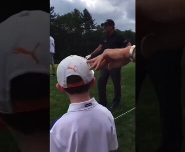 Probably The Best Fan Interaction Ever!!😂🤯 #golf #shorts