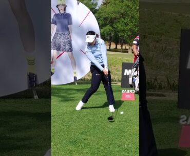 (이게가능??) 연습스윙도 없이 걸으며 티샷을 날리는 임희정프로..