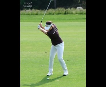 Power hitter Bang Shin Sil Pro's iron swing (Subscribe and don't miss more awesome videos.)