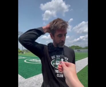 What is Aaron Rodgers' favorite Taylor Swift song? 🤔 (via @nyjets) #shorts