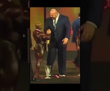 Bodybuilders Are Tiny To This Man!! Bodybuilders Vs Strongman 🔥🔥