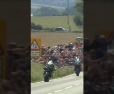 Hear the applause from the fans lining the hedges past the Creg-Ny-Baa #tt2023