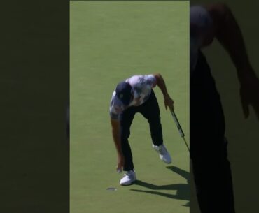 Sometimes all you can do is shrug 🤷‍♂️😂 Rickie Fowler with the best reaction of the week. #USOpen