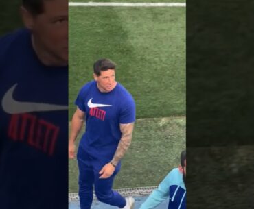 Fernando Torres SHOVES and THREATENS Arbeloa 😳 #shorts #football