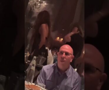 SHAKIRA y HAMILTON PILLADOS CENANDO en MIAMI tras la FÓRMULA 1 | TIKITAKAS | Diario AS