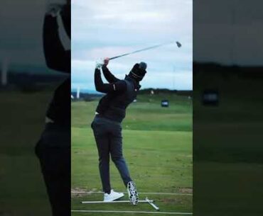 At the range with 2021 #dunhilllinks Champion, Danny Willett 🏌️‍