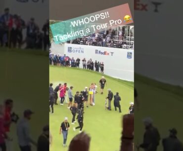 Security guard tackles Tour Pro WHOOPS!! 😂 Adam Hadwin try’s to celebrate but gets knocked down