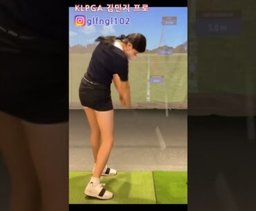 아이언 스윙을 잘하려면 반드시 반복시청 하세요!! 컨트롤 샷의 정수를 보여주는 장신의 미녀골퍼 김민지프로!!