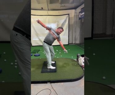 Scenes from a lesson : learning to make a back swing staying in your posture ! Not stand up!
