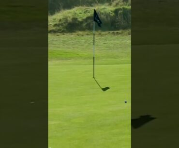 Frederic Lacroix holes a superb putt for eagle at the #dunhilllinks 🦅