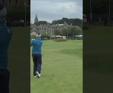 Dean Burmester with a brilliant approach into the Road Hole in the 2021 #dunhilllinks 👏