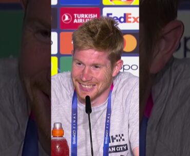 "No! I'm happy with my wife!" 😂 | De Bruyne HILARIOUS reaction!