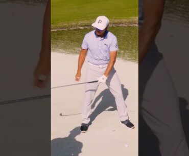Rickie Fowler makes bunker shots easy 😎 #shorts #golf #viral