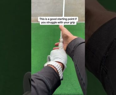 STOP HOLDING THE GOLF CLUB WRONG!