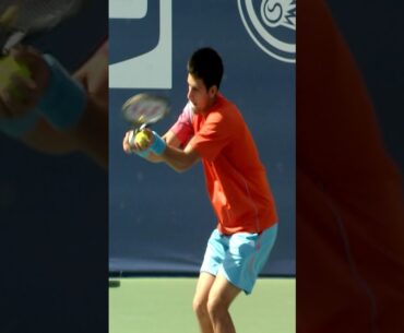 Djokovic's IMPRESSION of Roddick's serve! 😂