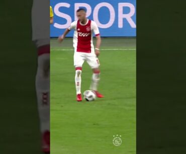 Why Hakim Ziyech is the wizard 😍