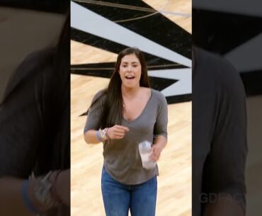Kelsey Plum just LAUNCHED IT 😱