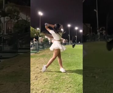 아름답고 파워풀한 스윙!!🔥💯👍 driver swing slow motion @kaitleenshee #golf #shorts #골프스윙 |GOLF#SHORT