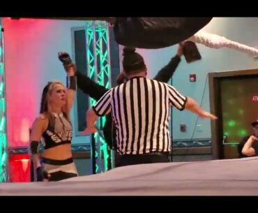 Evie De La Rosa w/Dan DeMan v Scarlett Meidan