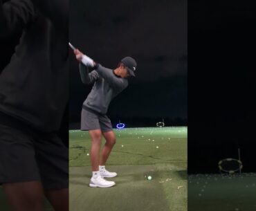 Near hole-in-one Pebble Beach 7th hole - Toptracer Range #golf #nightgolf