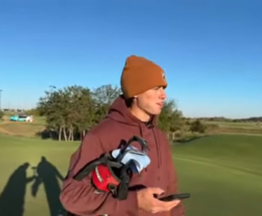 Holy shit Sploosh just made a hole in one on GM golf live stream! Fourth hole!