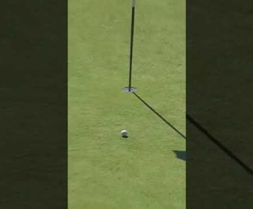 Branden Grace showing how to escape greenside bunkers at the 2019 #dunhillchamps ⛳️