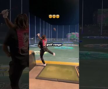INCREDIBLE One Handed Golf Swing