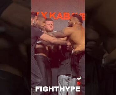 Jarrell Miller PUSHES Daniel Dubois with 100 POUND WEIGHT ADVANTAGE at EXPLOSIVE Face Off