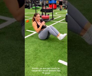 Do Russian twists with Yana Pro #yanamakpro #excercise #short #gains #fyp #foryou #harwork #gymnast