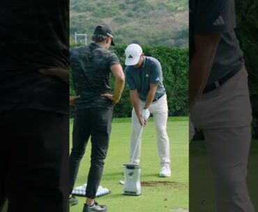 🏌️‍♂️ Witness the art of precision with Xander Schauffele's incredible shots