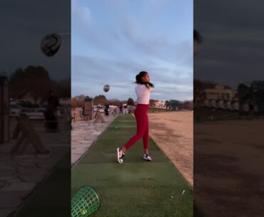 Putting in work 💋 #Golf #GolfSwing #DrivingRange #GolfGirl