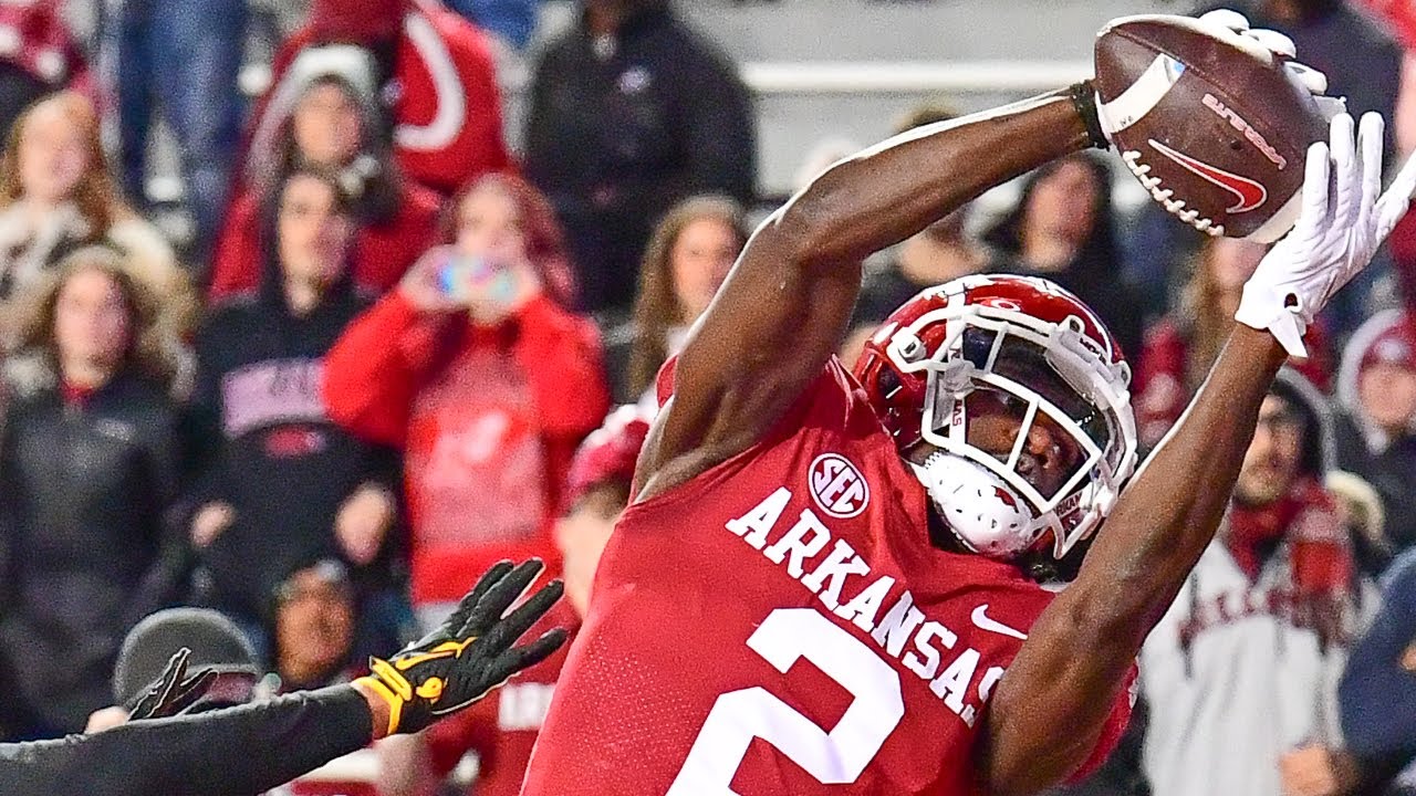 Former quarterback Matt Jones on Razorbacks’ wide receivers Former quarterback Matt Jones on Razorbacks' wide receivers