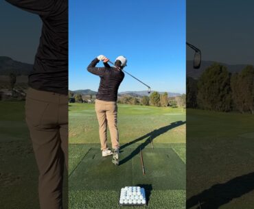 Feelin trail hand a bit more on top. Hybrid. / #golf #golfswing #golfcoach #skills