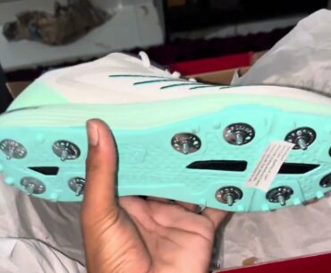 New balance ck10J5 cricket spikes shoes
