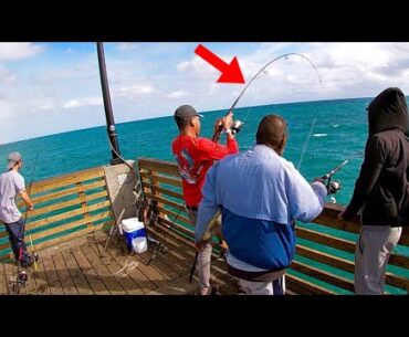 EPIC FIGHTS | FISHING the CRAZIEST Pier in South Florida when this happens ...