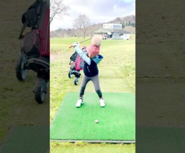 Golf practice #golfgirl #golfswing #golfskill #golf #golfpractice
