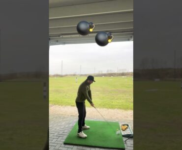 Hitting bombs on the range #youtubeshorts #golfswing