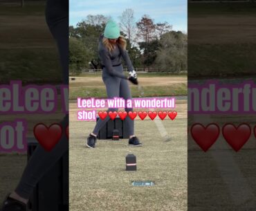 LeeLee with a wonderful shot ❤️❤️❤️❤️#golfgirl #golf #golflife #golfing #golflove #ladygolfers