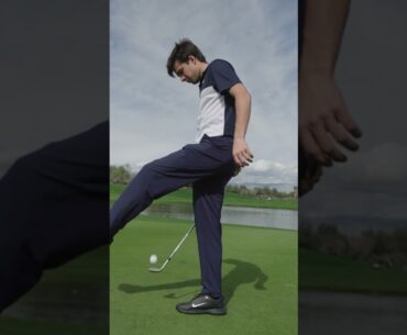 Riqui Puig can do it all 😳 #soccer #tekkers #football #soccerskills #lagalaxy #golf