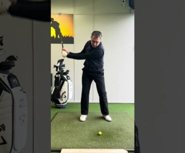 Do This for a Effortless golf swing #golf #simplegolftips #golfingtips #golfinstruction #bettergolf