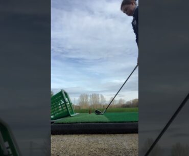 #drivingrange #girl #golf #golfclub #ladygolfer #ironplay #iron #practice #practicemakesperfect