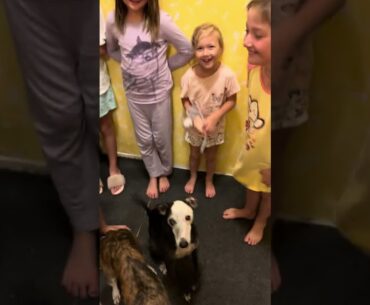 Kim uspává děti na soustředění karate